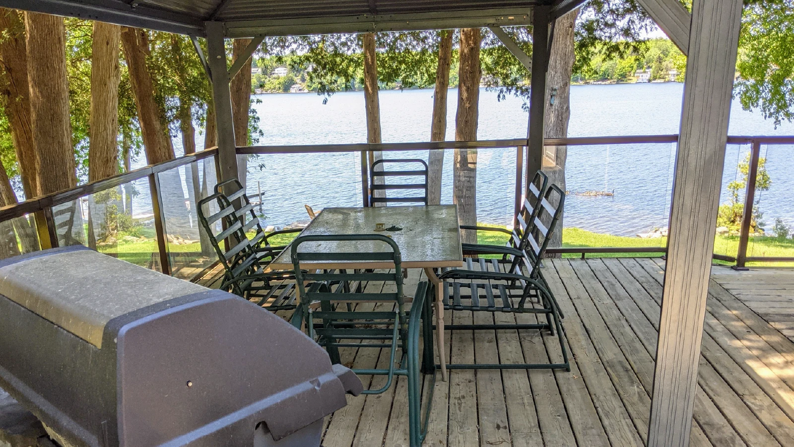 Pigeon-Lake-Resort-Cottage-eleven-deck